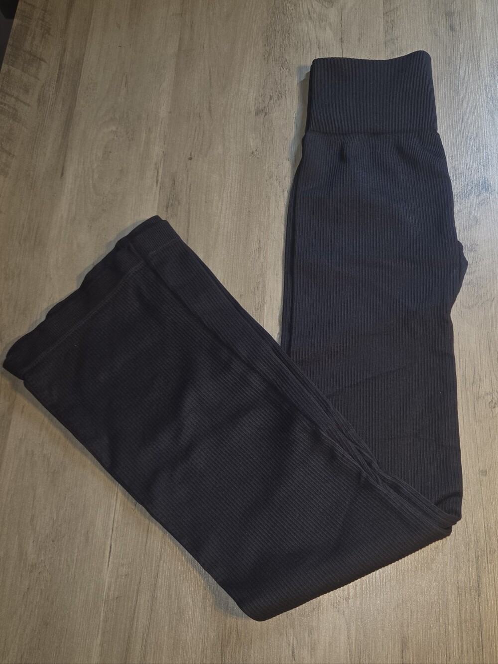 Ribbed High-Waist Flare Leggings — Black